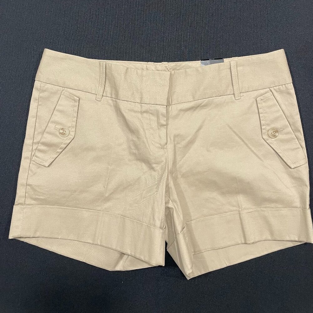 The Limited Women's Khaki Shorts size 2 NWT